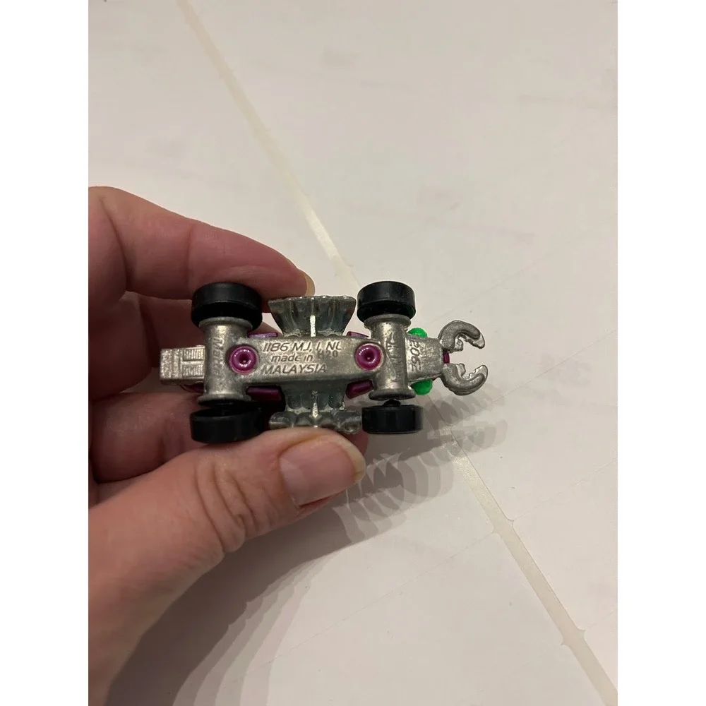 Hot Wheels Scorpedo Purple Scorpion Fantasy Diecast Car Made in Malaysia